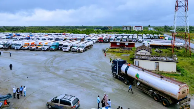 Naanị ụlọọrụ NNPCL ka n'ụlọọrụ 'Dangote refinery' ga na-eresị mmanụ ụgbọala