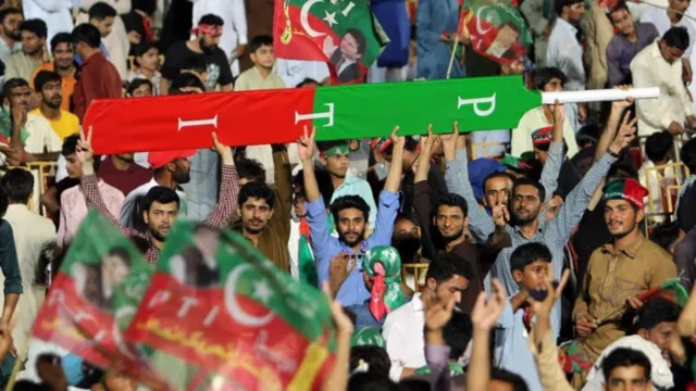 تحریک انصاف کی کارکنان