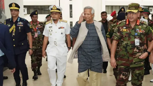 প্রধান উপদেষ্টার সেনা সদর সফর