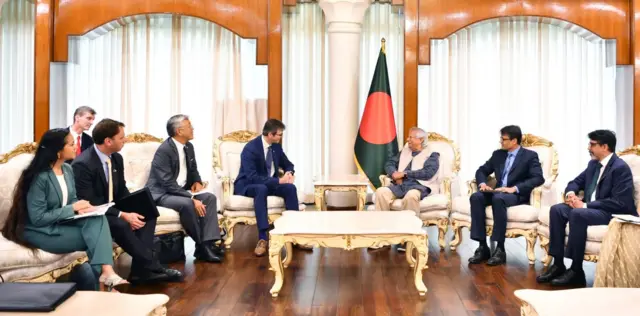 প্রধান উপদেষ্টার সাথে মার্কিন প্রতিনিধিদলের সাক্ষাৎ