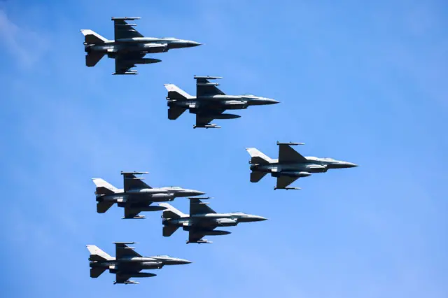 F-16