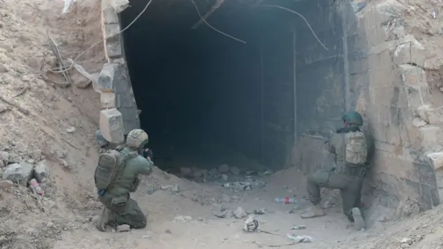 रफाह में एक अभियान के दौरान इसराइली सेना के जवान