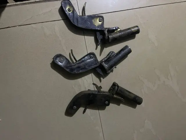 Fotos of locally fabricated guns
