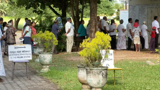 අද දහවල් 2.00 වන විට දිවයින පුරා ඡන්දය ප්‍රකාශ කර ඇති සංඛ්‍යාව 60%කට ආසන්න බව පැෆ්රල් සංවිධානයේ විධායක අධ්‍යක්ෂක රෝහණ හෙට්ටිආරච්චි පවසයි.