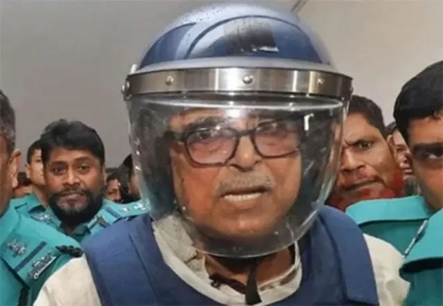 গত ২২শে অগাস্ট ঢাকার গুলশান এলাকা থেকে গ্রেফতার হন সাবেক মন্ত্রী মি. মেনন