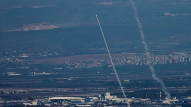 Meeshaan Israa'el Iron Dome jedhamu farra misaa'elii ta'e yero rokkeettii itti dhukaafame qolatutti.
