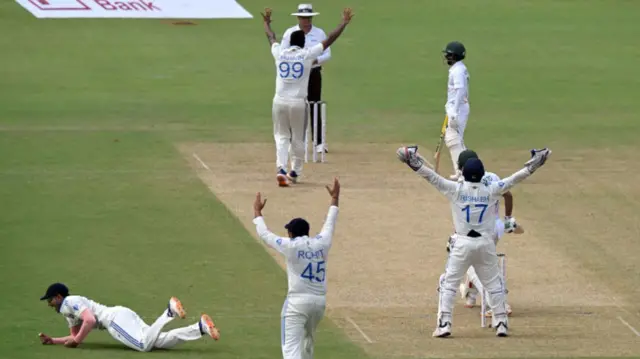 भारत और बांग्लादेश के बीच शनिवार को दूसरे टेस्ट के दूसरे दिन का खेल रद्द