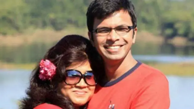 ২০১২ সালের ১১ই ফেব্রুয়ারি রাজারবাগে নিজ বাসা থেকে সাংবাদিক দম্পতি সাগর সারোয়ার ও মেহেরুন রুনির মরদেহ উদ্ধার হয়।
