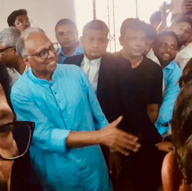 আত্নসমর্পণ করতে আদালতে মাহমুদুর রহমান, শুনানি চলছে