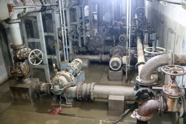 खानेपानी आपूर्ति प्रणालीमा बाढी पसेर पुर्‍याएको क्षति पुर्‍याएको छ