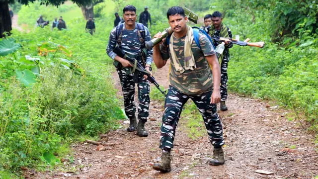 छत्तीसगढ़ में सीआरपीएफ़ जवान