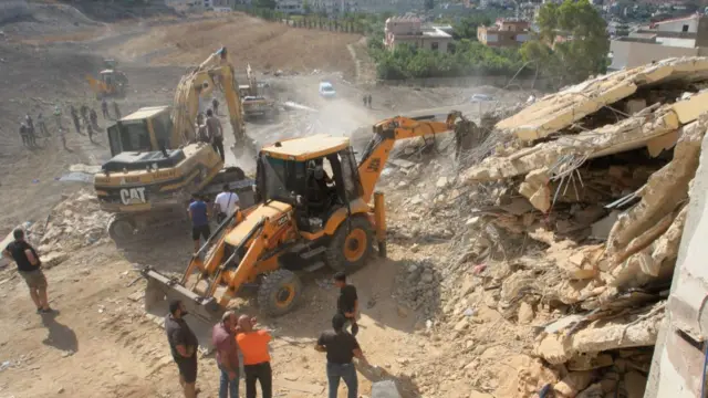 दक्षिणी लेबनान में इसराइल ने रविवार को भी हमले किए थे.