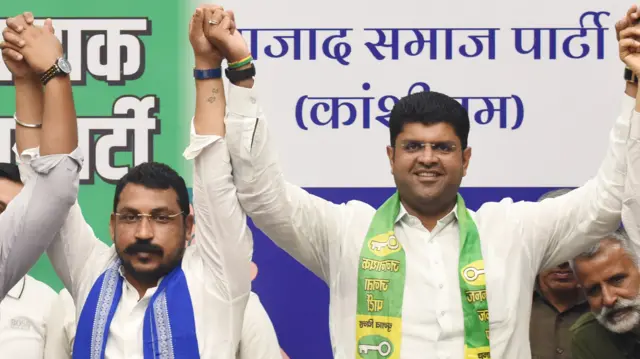 दुष्यंत चौटाला और चंद्रशेखर आज़ाद