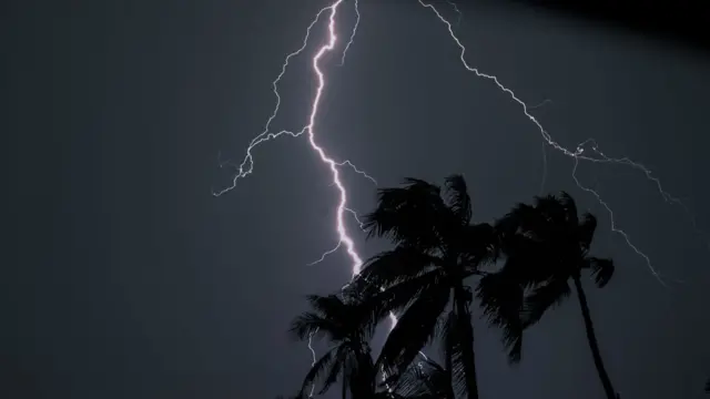 आकाशीय बिजली