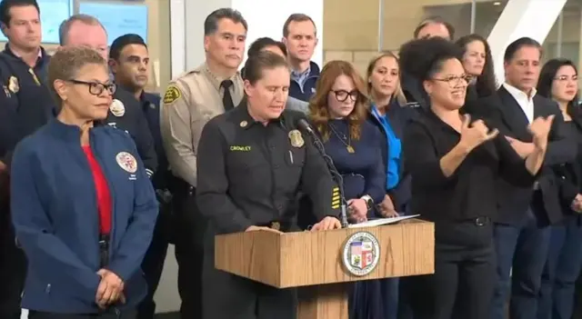 Shir jaraa'id oo ay qabteen mas'uuliyiinta Los Angeles ayay kaga warbixiyeen xaaladda halkaa ka taagan