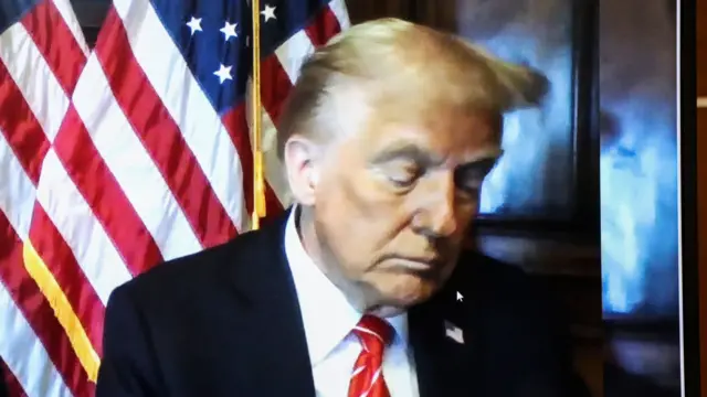 डोनाल्ड ट्रंप