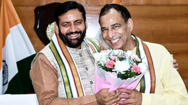 हरियाणा के मुख्यमंत्री नायाब सिंह सैनी के साथ हरियाणा बीजेपी के अध्यक्ष मोहनलाल बड़ौली.