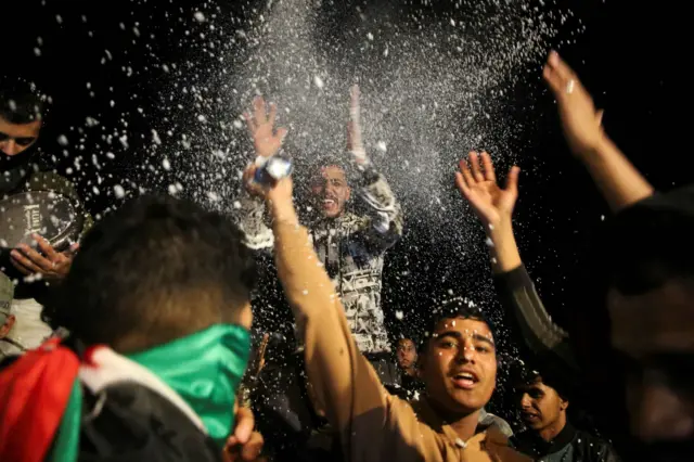 فلسطينيون يحتفلون بطرق مختلفة