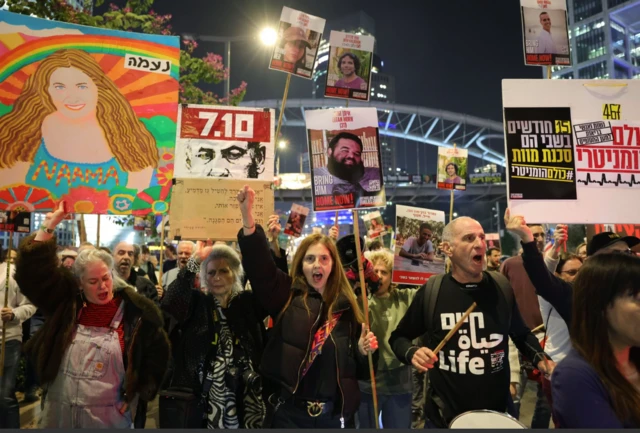 شادی خانواده‌های گروگان‌ها در تل‌آویو