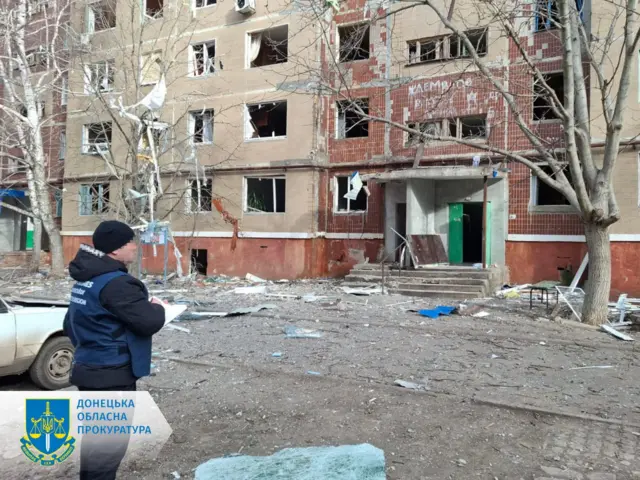 Пострадавшее здание в Краматорске