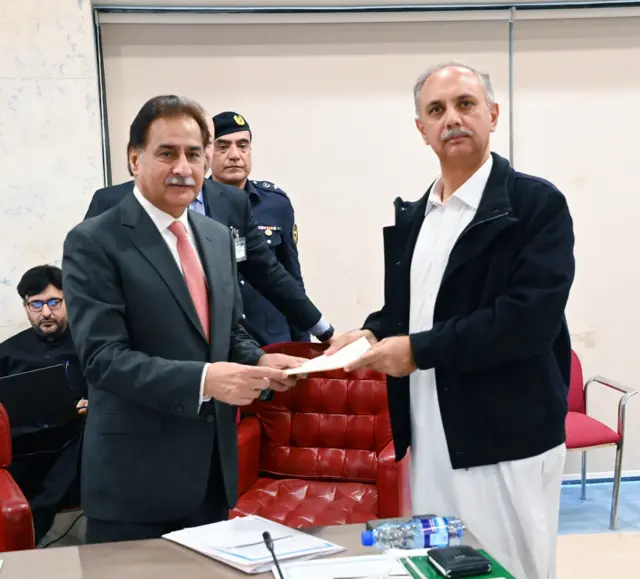 حکومت اور پی ٹی آئی کے درمیان مذاکرات کا تیسرا دور
