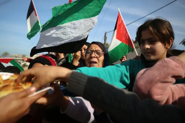 شادی فلسطینی‌ها از برقراری آتش‌بس در رفح