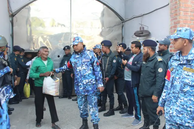 কারাগার থেকে মুক্তি দেয়া হয়েছে ভারতীয় জেলেদের