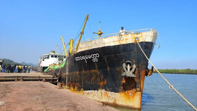 ছেড়ে দেয়া জাহাজ