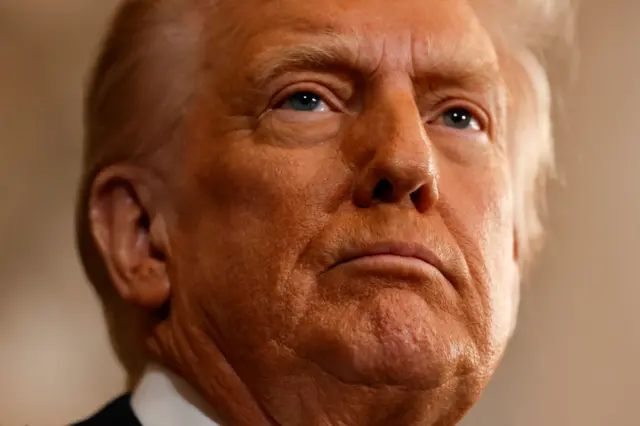 Trump tuyên thệ