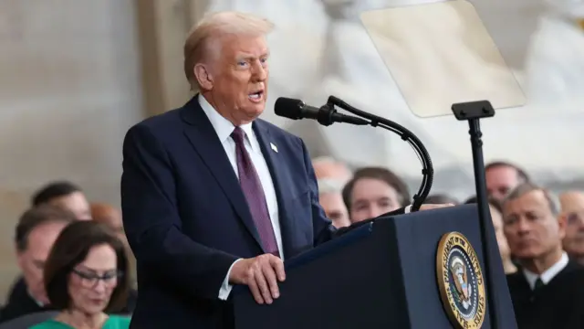 Onyeisiala Donald Trump na-achị mba Amerịka