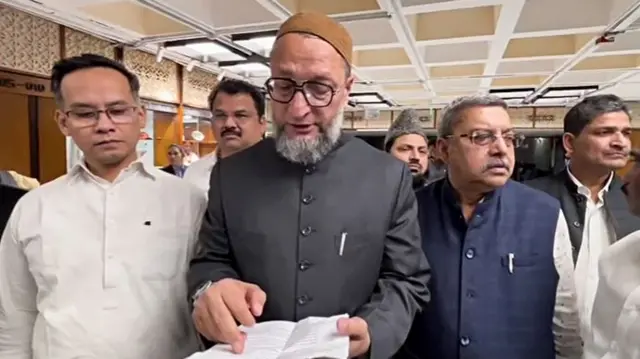 ओवैसी