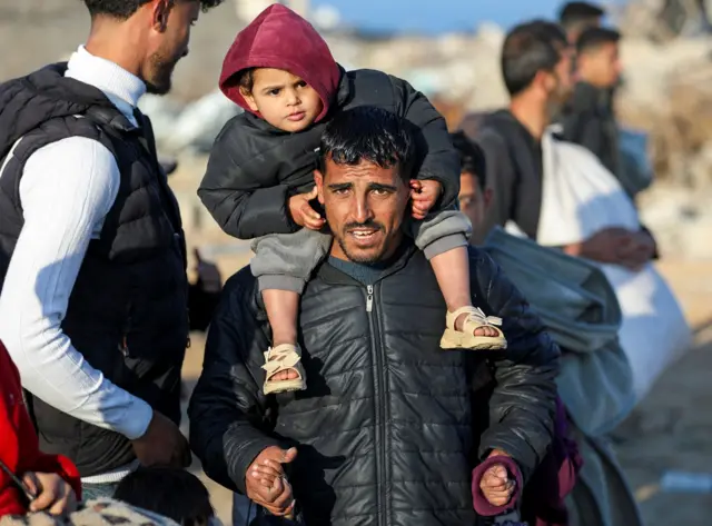 عودة النازحين إلى شمال قطاع غزة عقب انسحاب الجيش الإسرائيلي من محور نتساريم