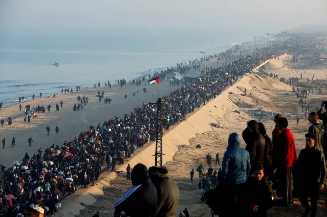 عودة النازحين إلى شمال قطاع غزة عقب انسحاب الجيش الإسرائيلي من محور نتساريم