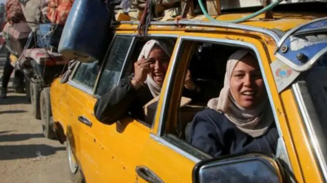 विस्थापित