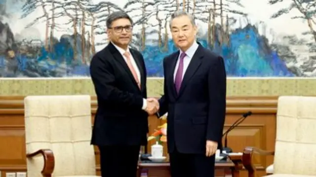 विक्रम मिस्री और वांग यी