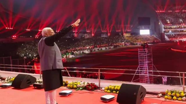 नरेंद्र मोदी