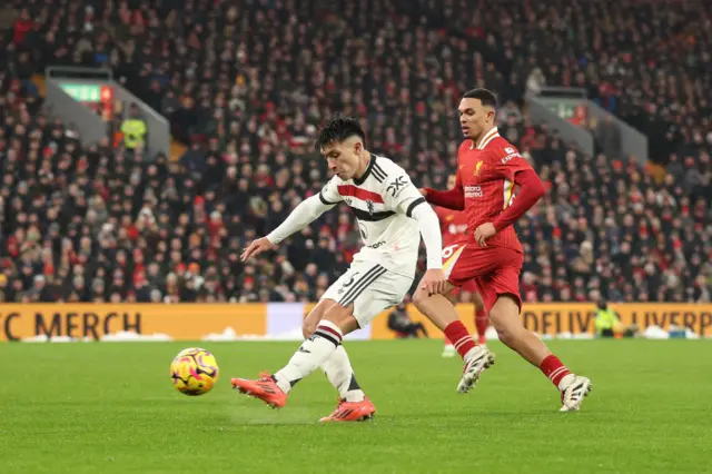 Mgbe Lisandro Martinez  na agbara Man Utd nyere Liverpool goolu