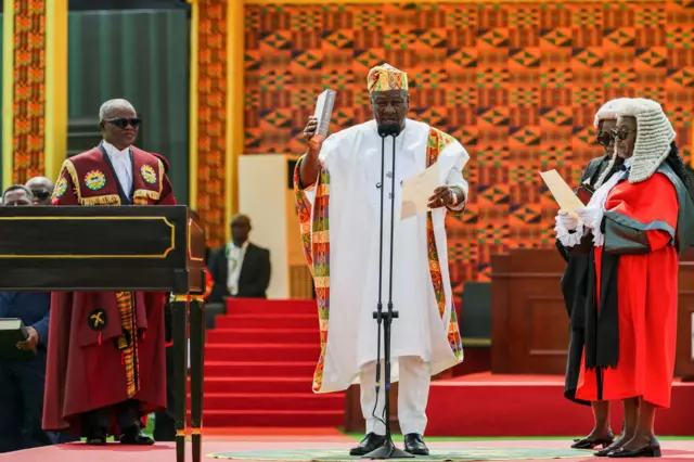 Oge a na-edu John Dramani Mahama n'iyi ọrụ