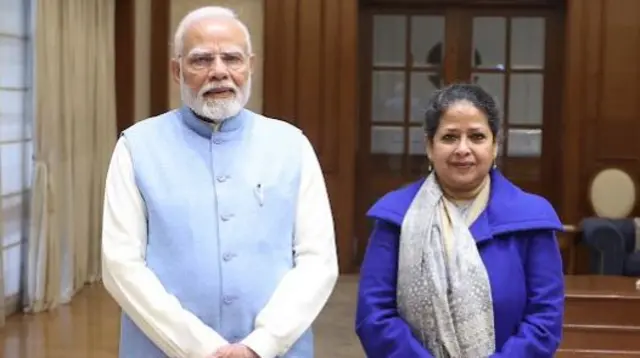 शर्मिष्ठा मुखर्जी और नरेंद्र मोदी