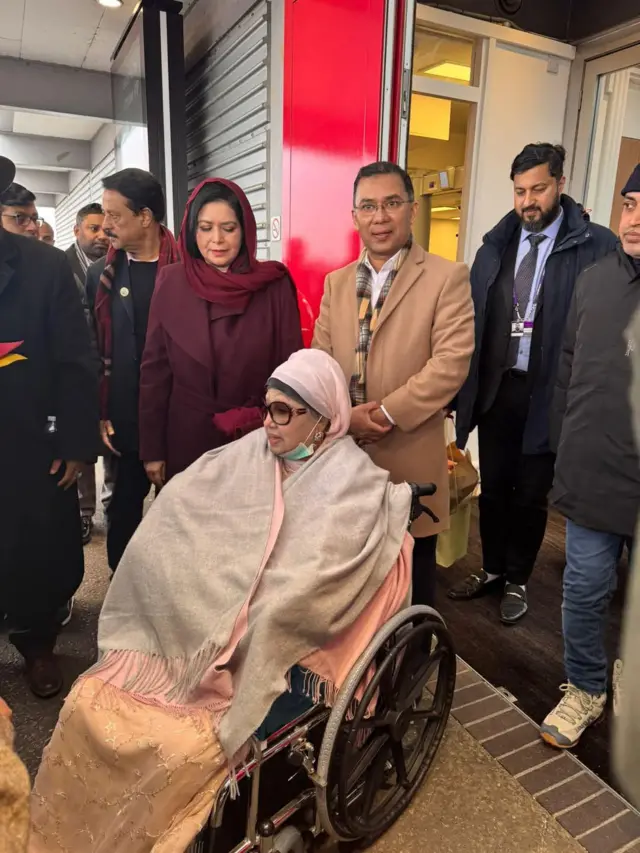 লন্ডনে পৌঁছানোর পর খালেদা জিয়াকে হাসপাতালে ভর্তি করা হয়েছে