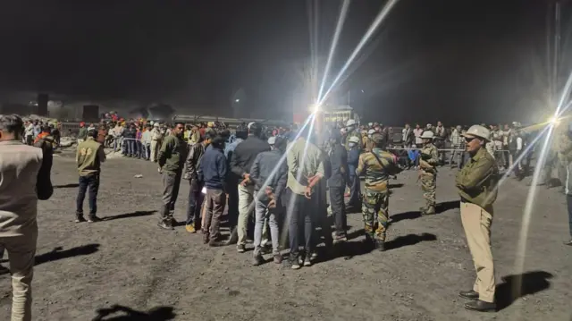 छत्तीसगढ़ में कई मजदूर मलबे में दब गए हैं