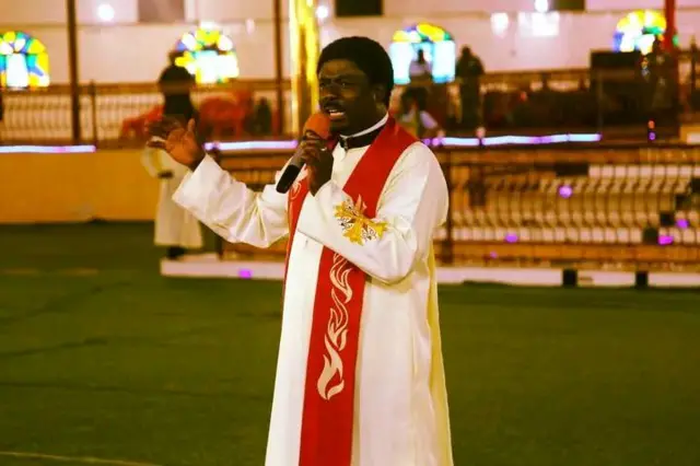 Fada Emmanuel Obimma e ji Ebube muonso mara