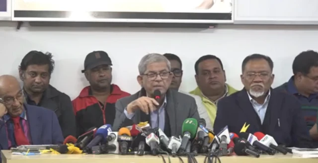 মির্জা ফখরুল ইসলাম আলমগীর বক্তব্য রাখছেন