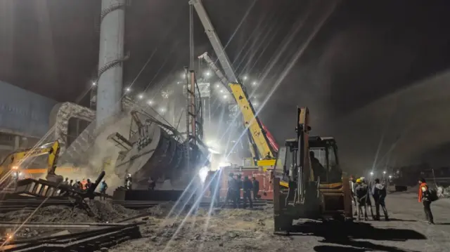 छत्तीसगढ़ में कई मजदूर मलबे में दब गए हैं