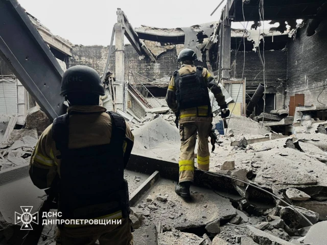 Спасатели опубликовали фото последствий ночной атаки