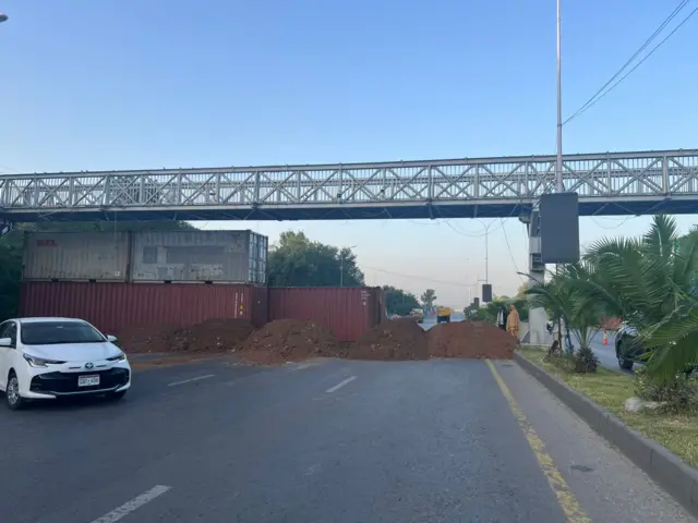 اسلام آباد میں راستے بند