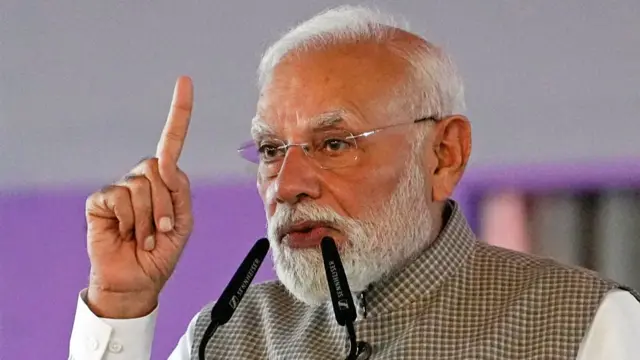 नरेंद्र मोदी