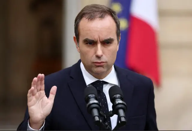 A na-atụ anya na Praịm minista  Sébastien Lecornu ga ahazi nwepụta mmefu ego gọọmenti France ga-eji arụ ọrụ tupu afọ 2025 a bịa na njedebe.