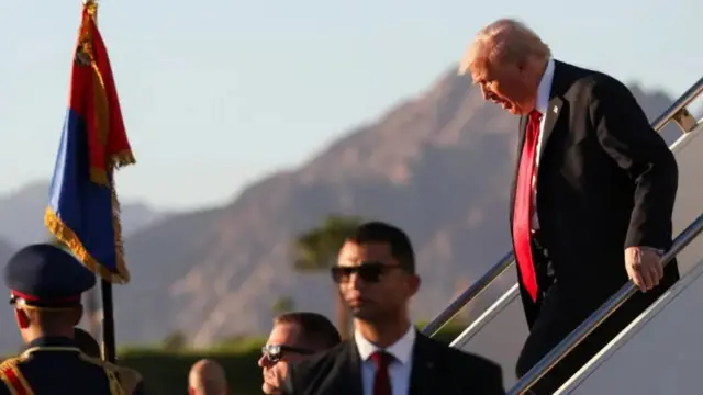 Trump na sauka daga jirgi