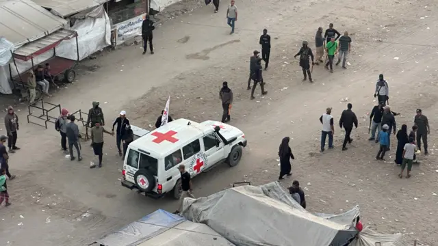 مركبات الصليب الأحمر